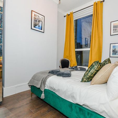 Cosy 1 Bedroom Home For Small Families London Eksteriør bilde