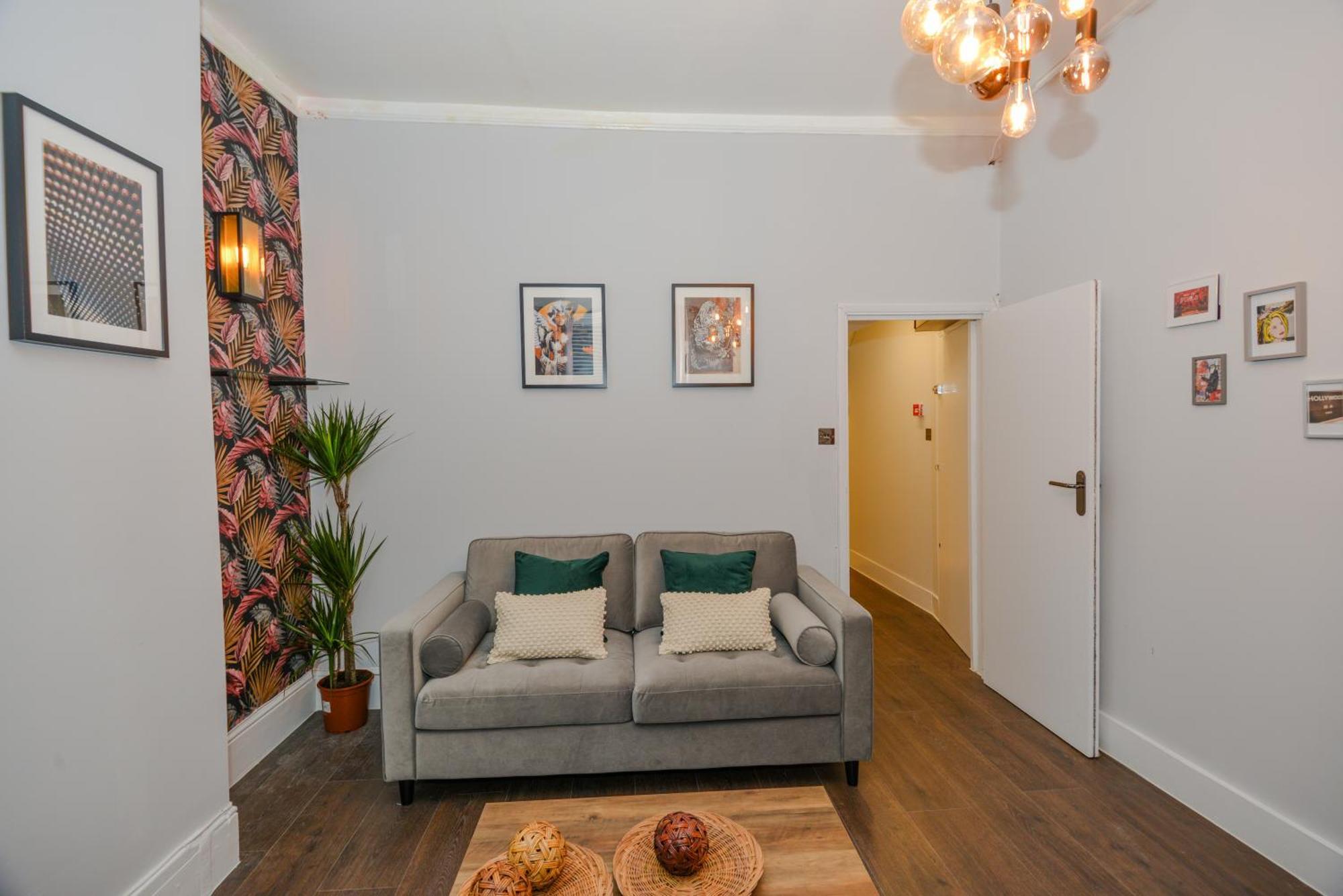Cosy 1 Bedroom Home For Small Families London Eksteriør bilde