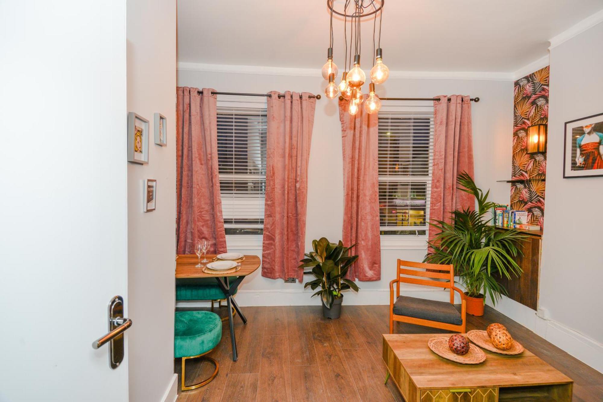 Cosy 1 Bedroom Home For Small Families London Eksteriør bilde